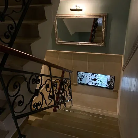 Old House 포즈난